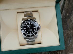 bring your watch in its original box, with certificate of authenticity and in its best condition, to your Rolex Buyer for the most cash possible